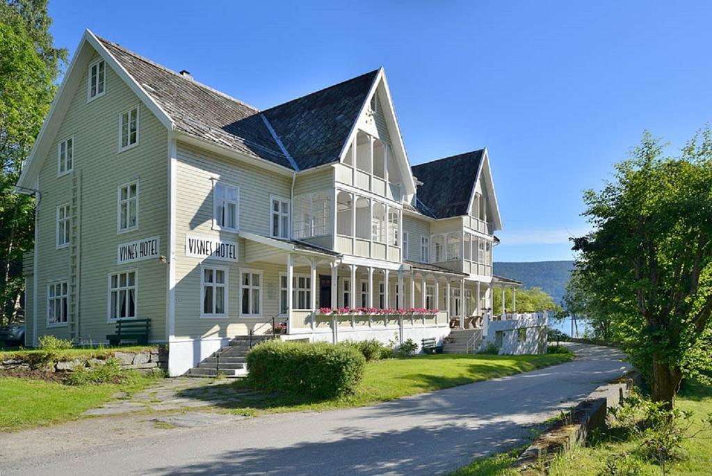 Visnes Hotel Stryn Exterior photo