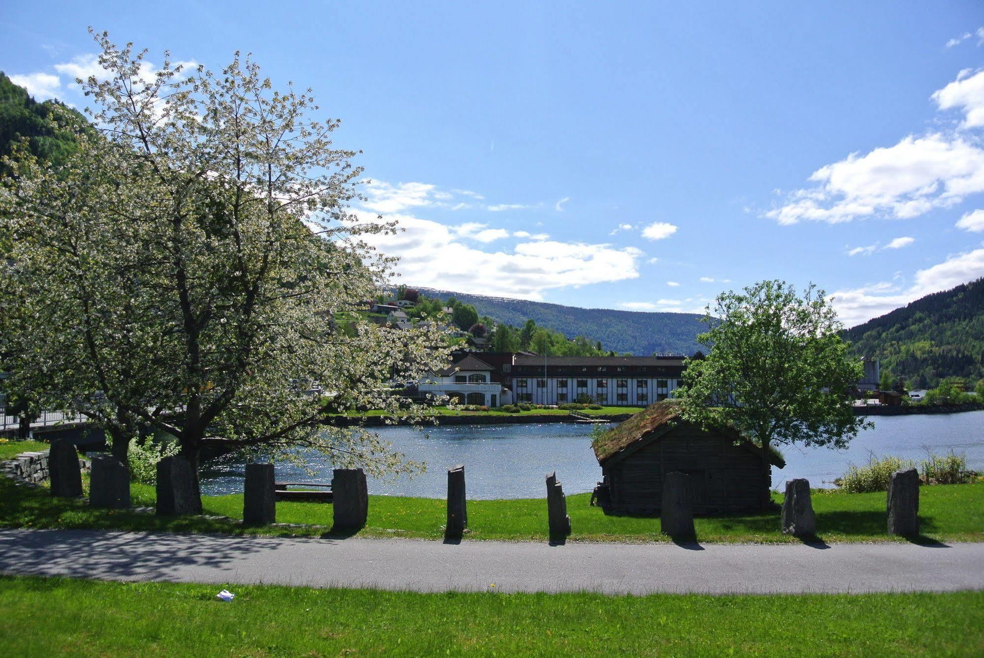 Visnes Hotel Stryn Exterior photo